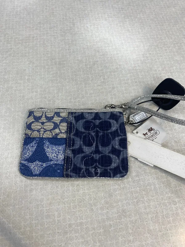 Wristlet Designer By Coach  Size: Small