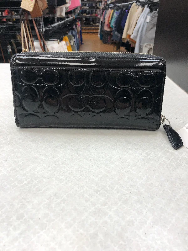 Wallet Designer By Coach  Size: Medium