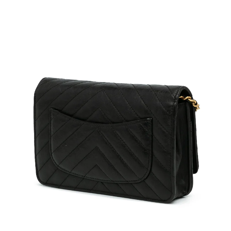 Chanel CC Chevron Lambskin Wallet On Chain (68tvq5)