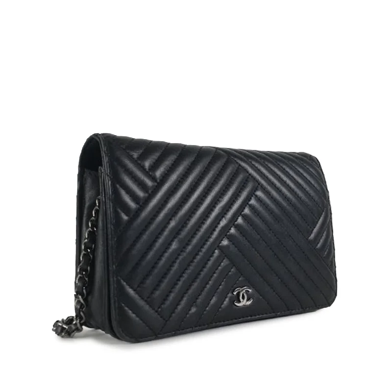 Chanel CC Crossing Wallet on Chain (PFbWdZ)