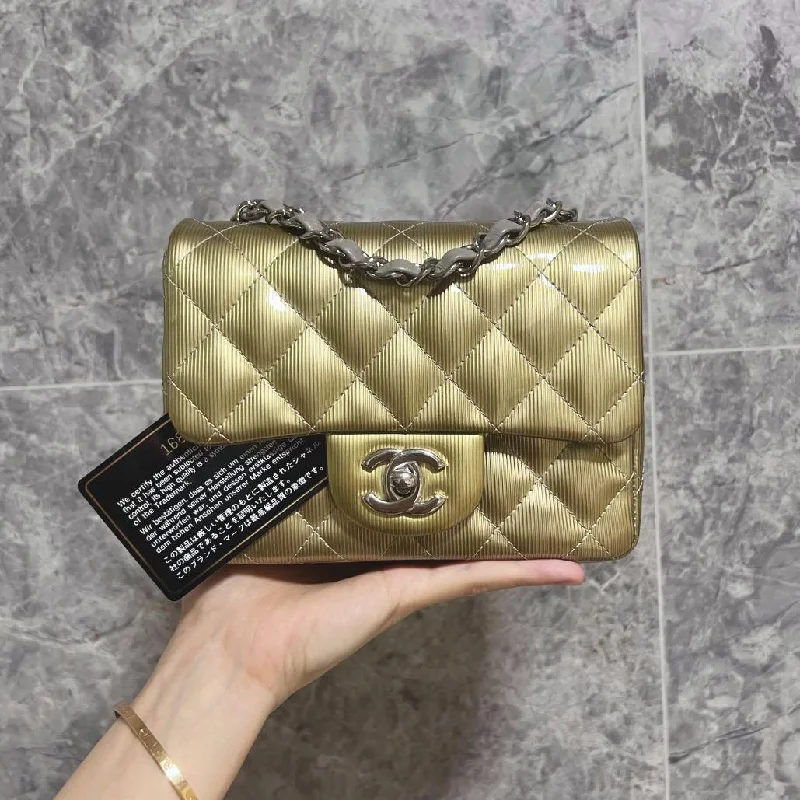 Mini Square Gold Classic Flap 17CM No 16